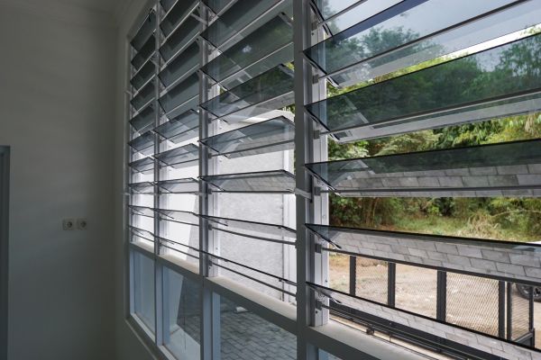 Cost of Jalousie Window Repair in Mequon