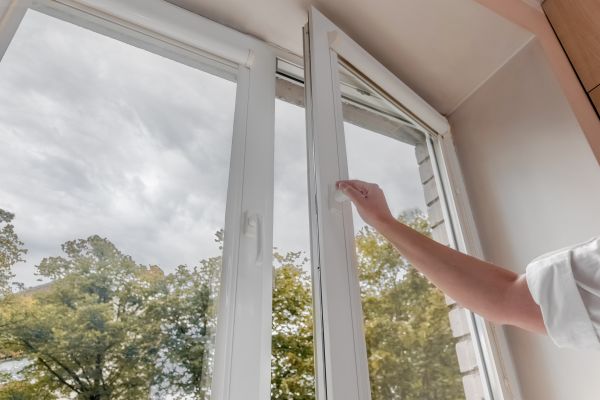 Cost of Vinyl Window Repair in Mequon